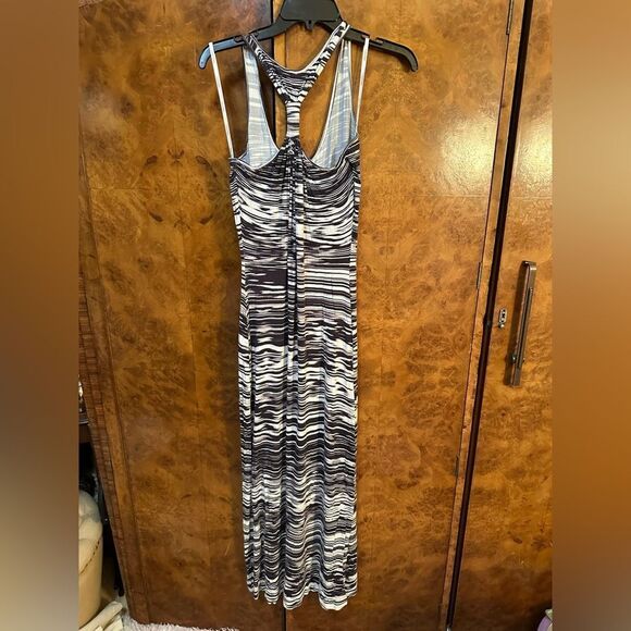 Stylish Black and White Striped Dress - Picture 4 of 5